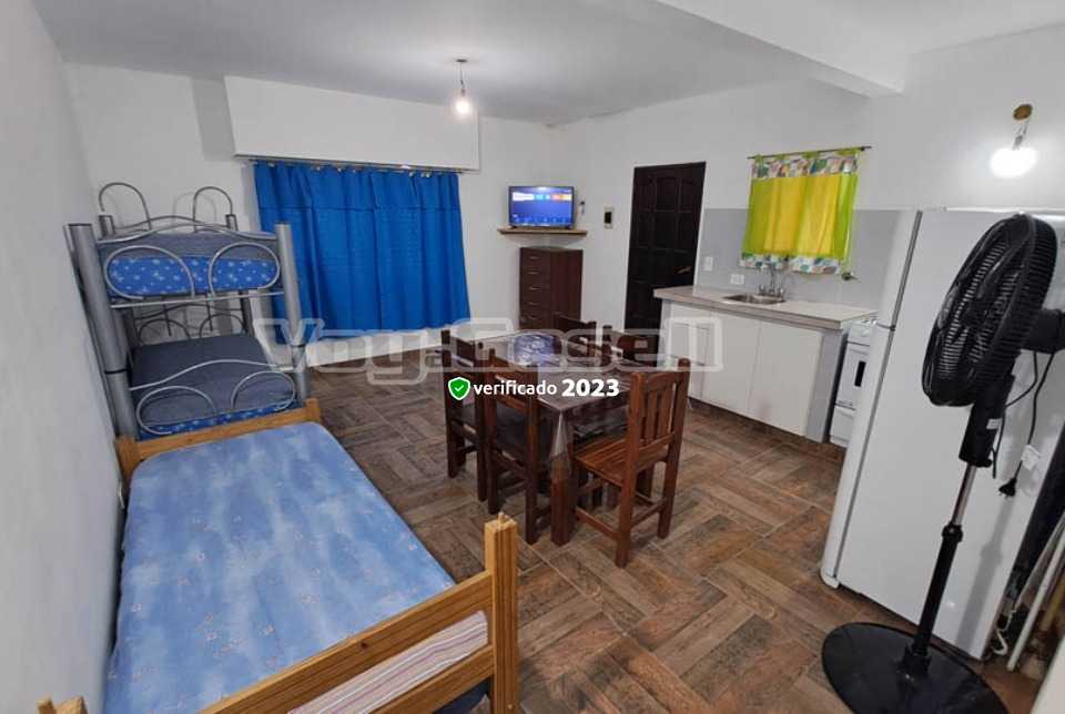 Alquilo Casa La Estrella 2 en Villa Gesell zona Centro a 1700 Mts de la Playa 