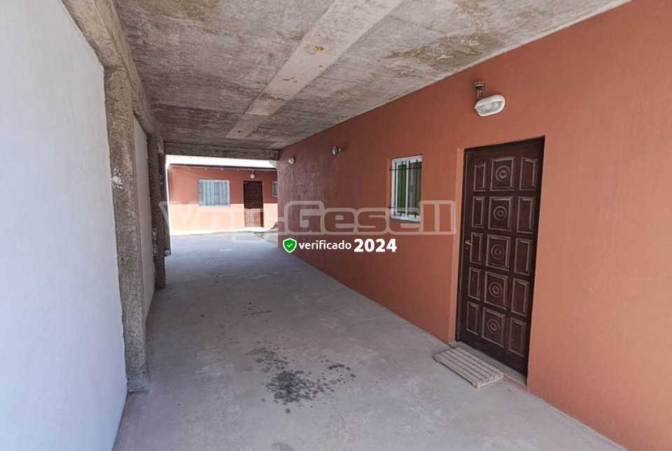 Alquilo Casa La Estrella 2 en Villa Gesell zona Centro a 1700 Mts de la Playa