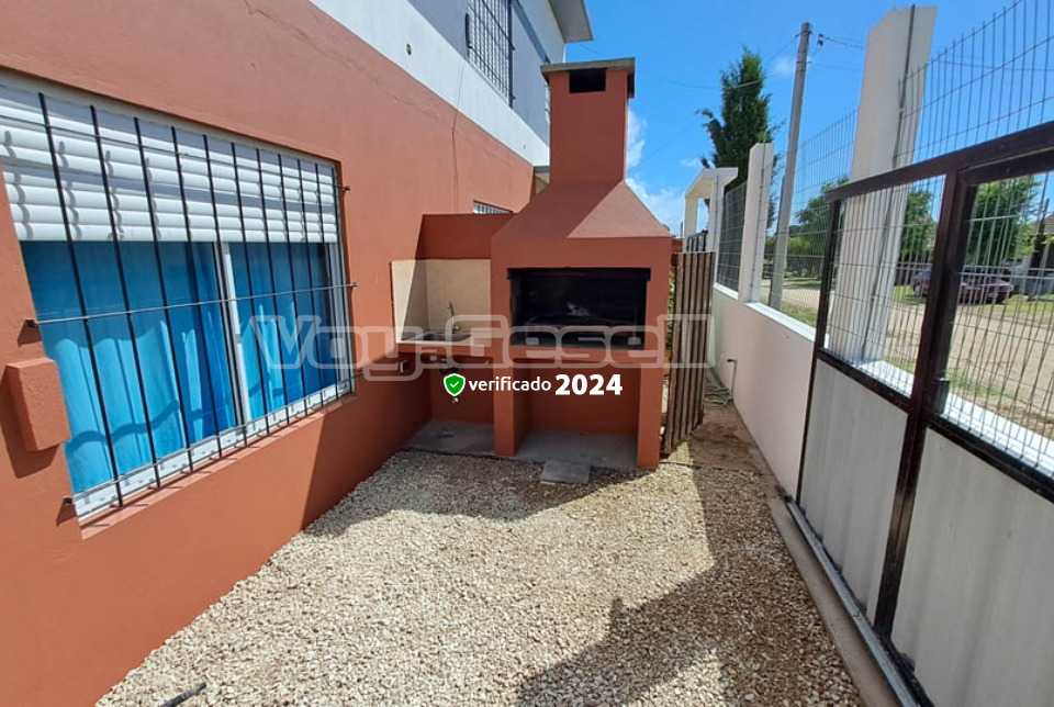 Alquilo Casa La Estrella 2 en Villa Gesell zona Centro a 1700 Mts de la Playa