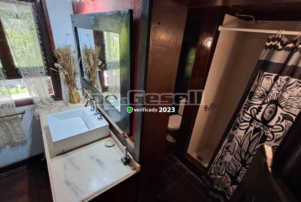 Alquilo Casa La Fuentecita en Villa Gesell zona Barrio Norte a 500 Mts de la Playa