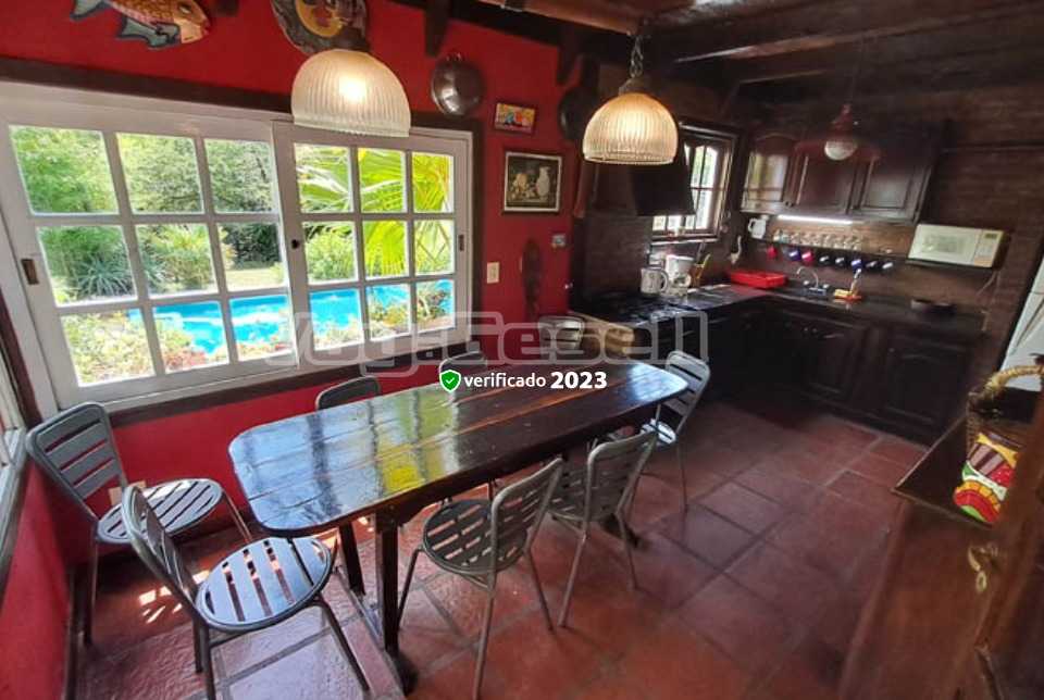 Alquilo Casa La Fuentecita en Villa Gesell zona Barrio Norte a 500 Mts de la Playa 