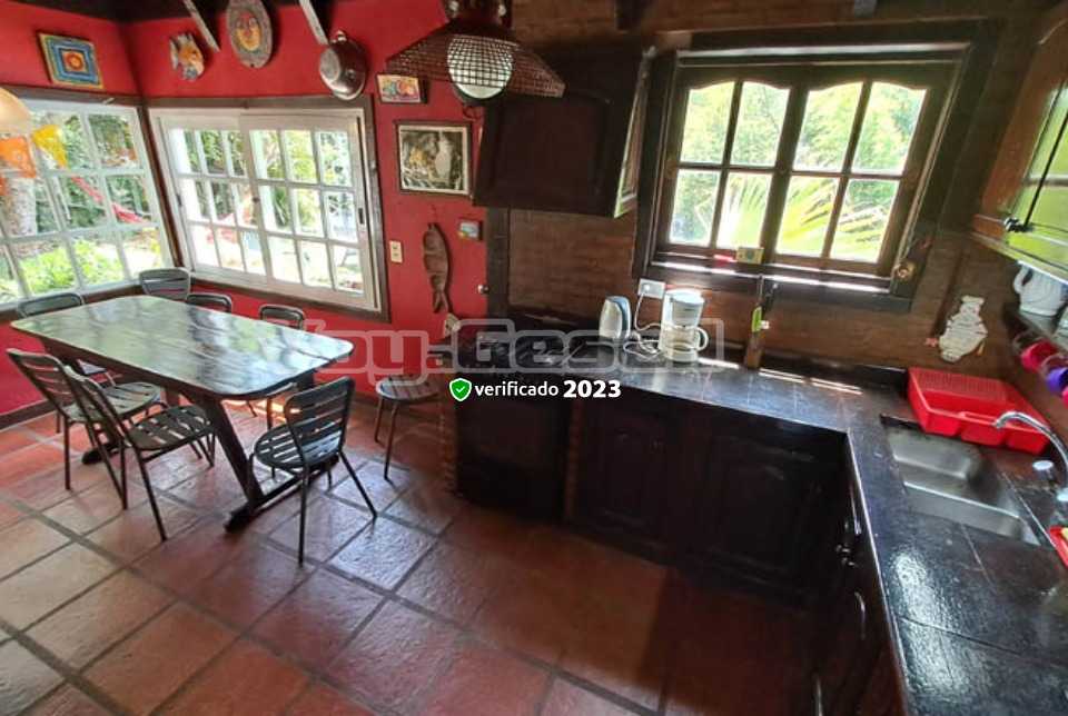 Alquilo Casa La Fuentecita en Villa Gesell zona Barrio Norte a 500 Mts de la Playa 