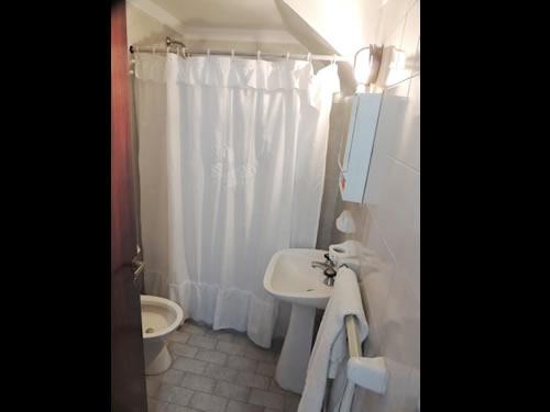 Alquilo Departamento La Sirena 11 en Villa Gesell zona Centro a 200 Mts de la Playa 