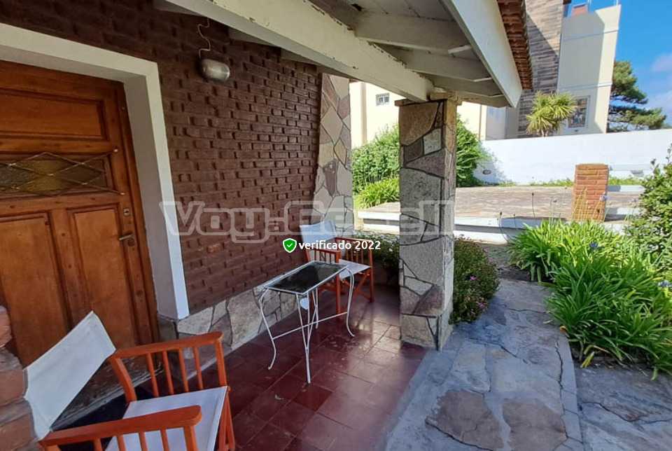 Alquilo Casa Las Margaritas en Villa Gesell zona Centro a 200 Mts de la Playa 