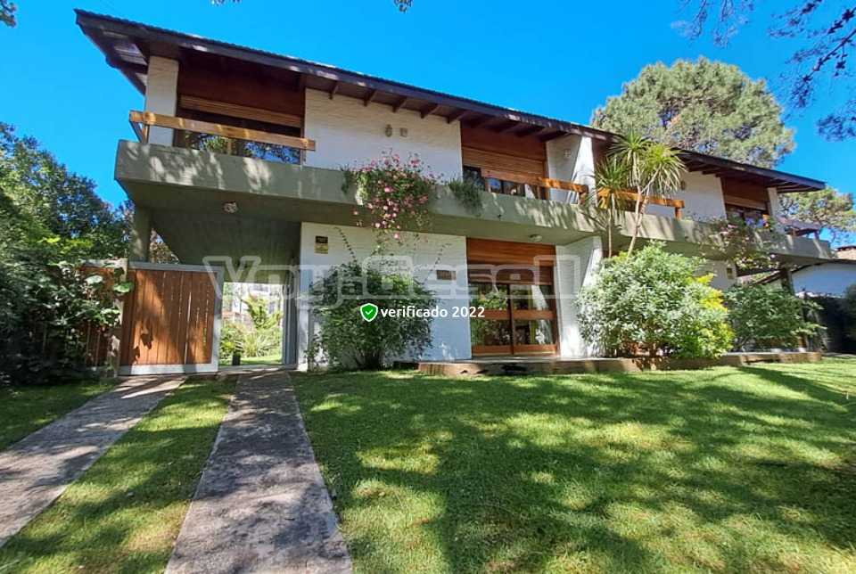 Lenga y Cimarron: Casa en Villa Gesell zona Barrio Norte