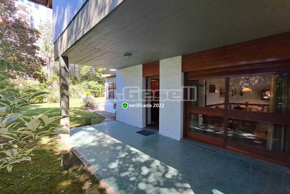 Alquilo Casa Lenga y Cimarron en Villa Gesell zona Barrio Norte a 400 Mts de la Playa Estacionamiento techado