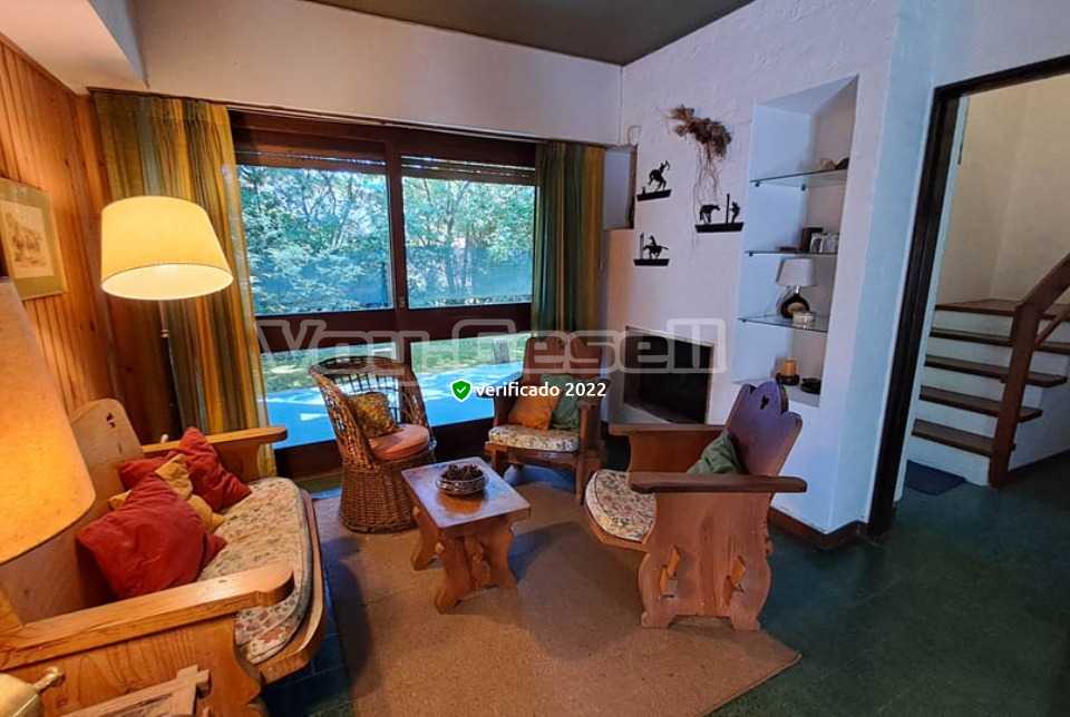 Alquilo Casa Lenga y Cimarron en Villa Gesell zona Barrio Norte a 400 Mts de la Playa