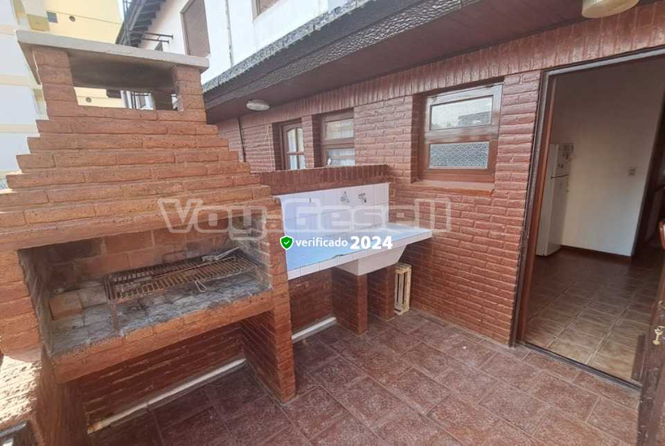 Alquilo Departamento Liberta 12 en Villa Gesell zona Centro Comercial a 100 mts de la Playa