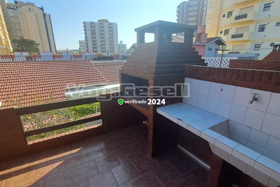 Alquilo Departamento Liberta 12 en Villa Gesell zona Centro Comercial a 100 mts de la Playa