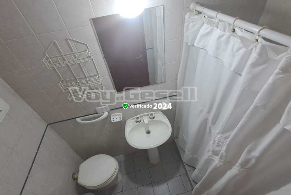 Alquilo Departamento Liberta 12 en Villa Gesell zona Centro Comercial a 100 mts de la Playa