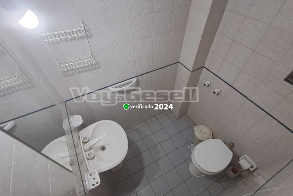 Alquilo Departamento Liberta 12 en Villa Gesell zona Centro Comercial a 100 mts de la Playa