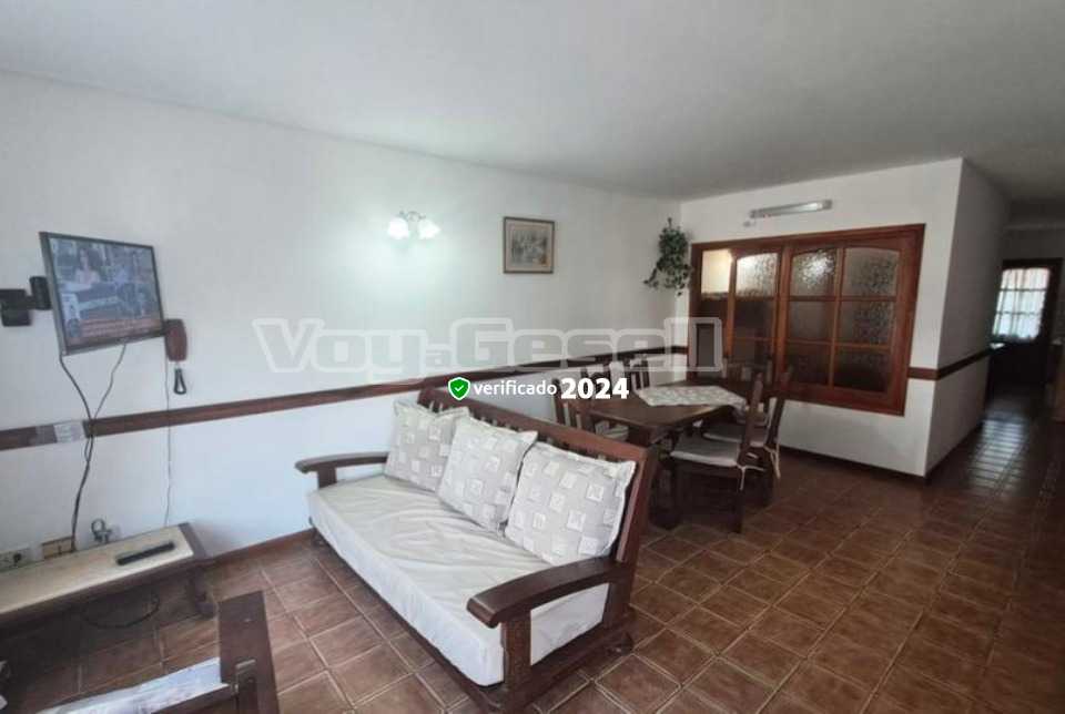 Alquilo Departamento Liberta 3 en Villa Gesell zona Centro Comercial a 130 mts de la Playa 