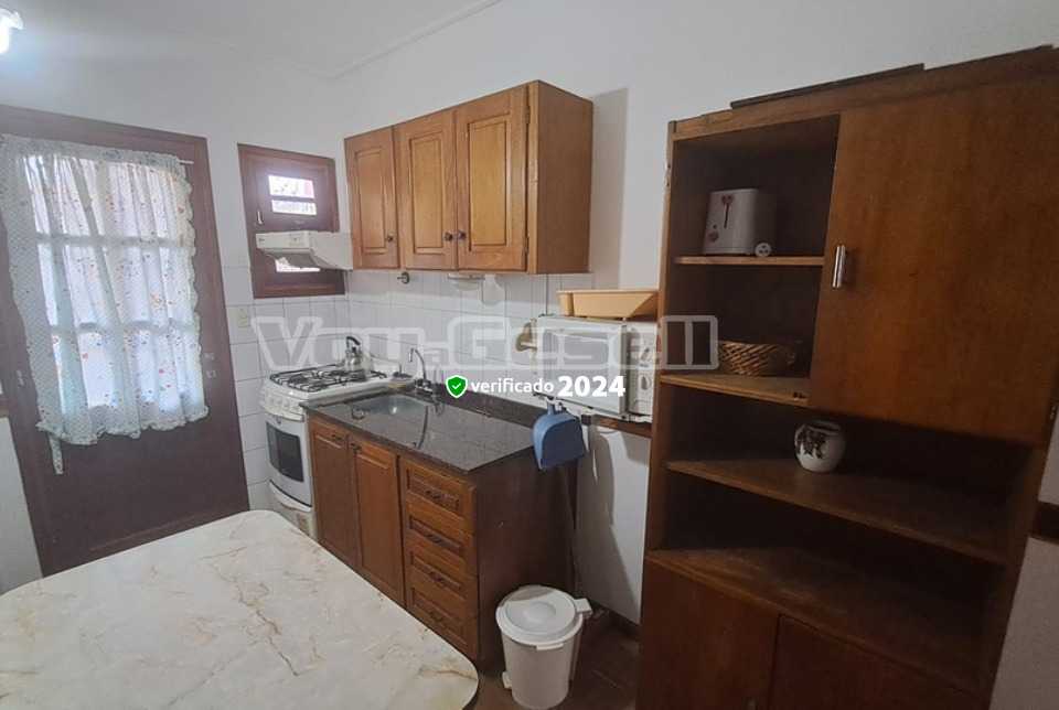 Alquilo Departamento Liberta 3 en Villa Gesell zona Centro Comercial a 130 mts de la Playa 