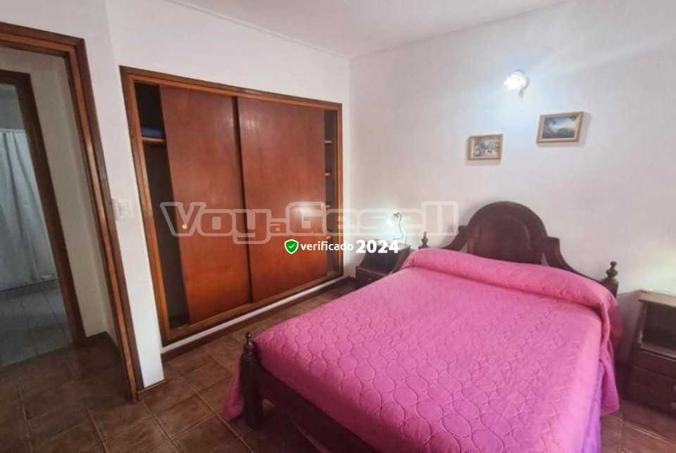 Alquilo Departamento Liberta 3 en Villa Gesell zona Centro Comercial a 130 mts de la Playa