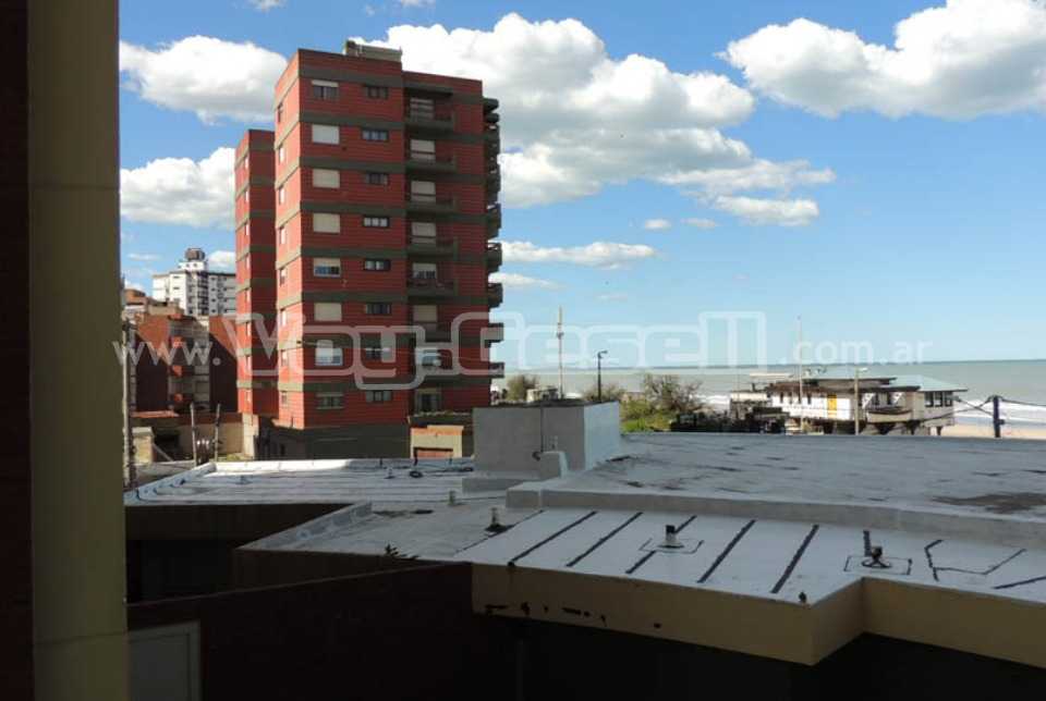 Alquilo Departamento Libra 18 1B en Villa Gesell zona Centro Comercial a 20 mts de la Playa