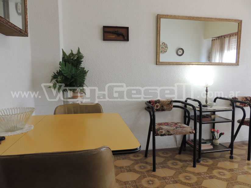 Alquilo Departamento Libra V 10E en Villa Gesell zona Centro Comercial a 200 mts de la Playa 