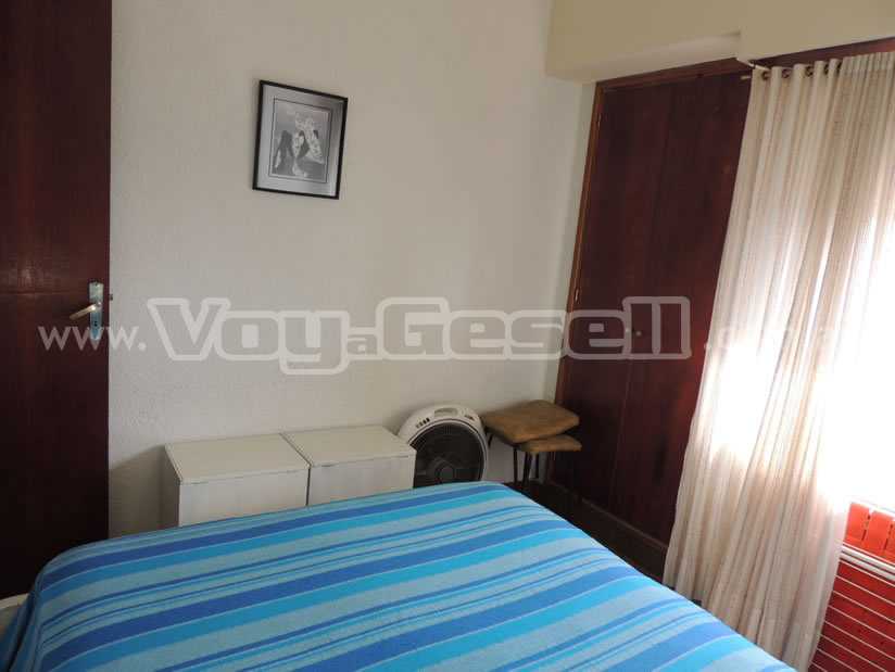 Alquilo Departamento Libra V 10E en Villa Gesell zona Centro Comercial a 200 mts de la Playa