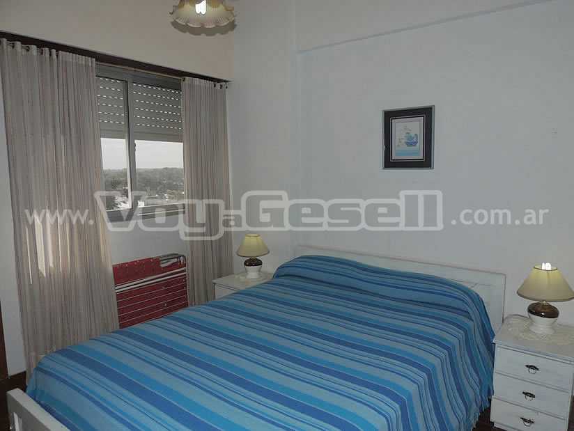 Alquilo Departamento Libra V 10E en Villa Gesell zona Centro Comercial a 200 mts de la Playa