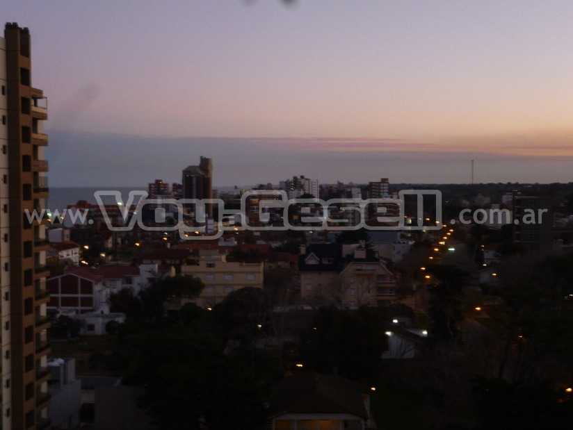 Alquilo Departamento Libra V 10E en Villa Gesell zona Centro Comercial a 200 mts de la Playa 