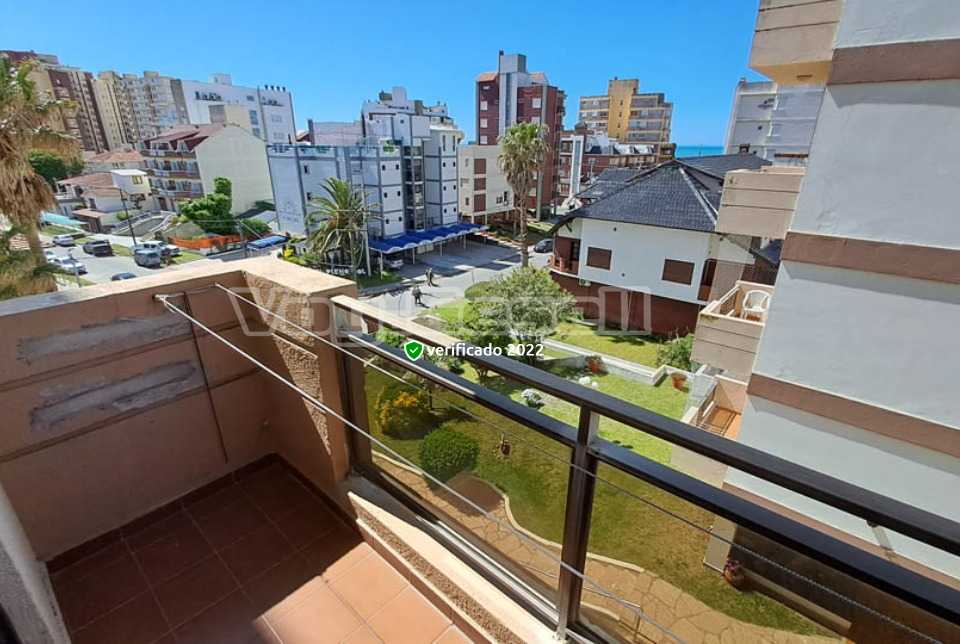 Alquilo Departamento Libra VIII 3B en Villa Gesell zona Centro Comercial a 150 Mts de la Playa Balcon