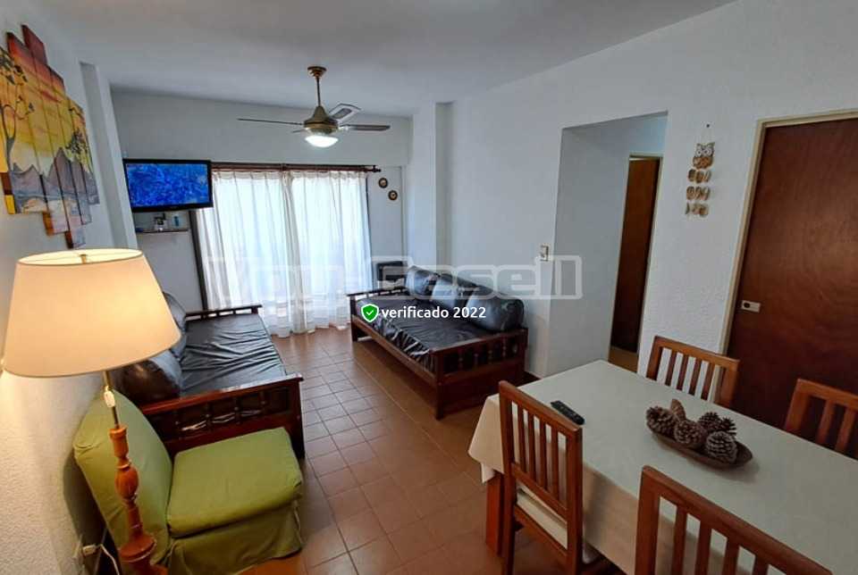 Alquilo Departamento Libra VIII 3B en Villa Gesell zona Centro Comercial a 150 Mts de la Playa Living Comedor