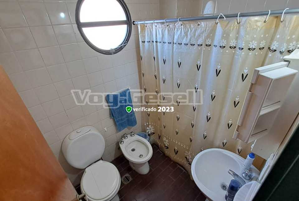 Alquilo Departamento Libra VIII 6A en Villa Gesell zona Centro Comercial a 150 Mts de la Playa