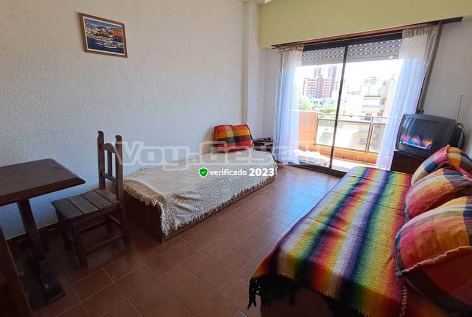 Alquilo Departamento Libra VIII 6A en Villa Gesell zona Centro Comercial a 150 Mts de la Playa 