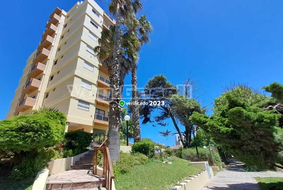 Alquilo Departamento Libra VIII 6A en Villa Gesell zona Centro Comercial a 150 Mts de la Playa 