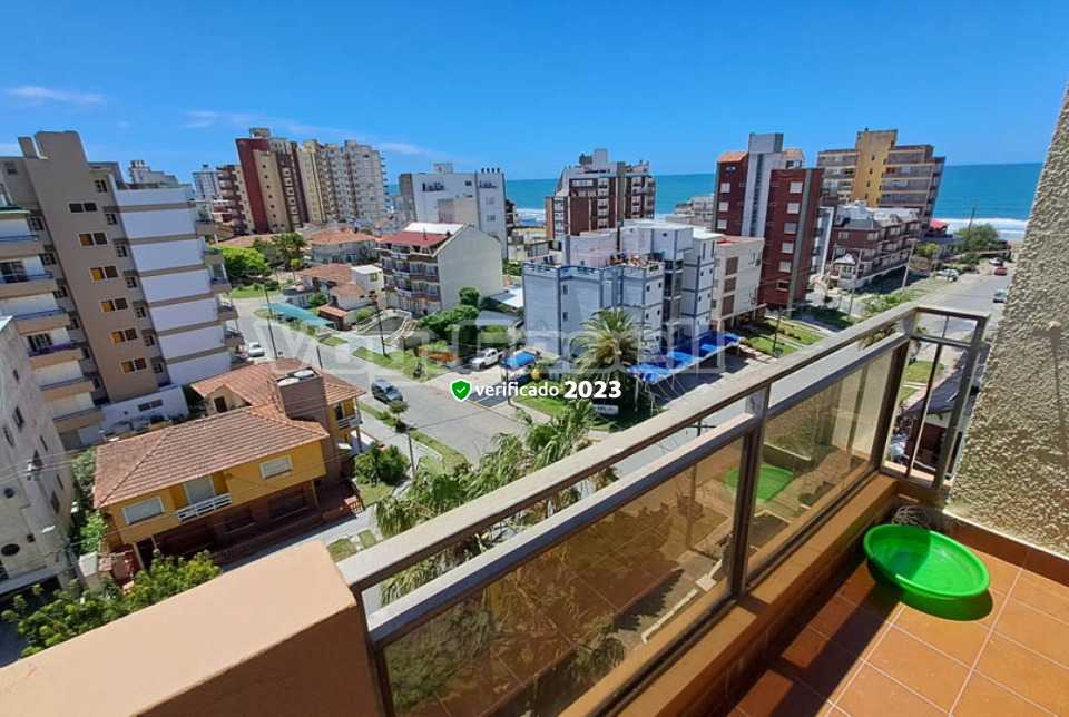 Libra VIII 6A: Departamento en Villa Gesell zona Centro Comercial