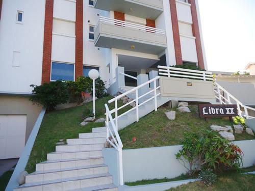 Alquilo Departamento Libra XX 4C en Villa Gesell zona Centro Comercial a 20 Mts de la Playa 