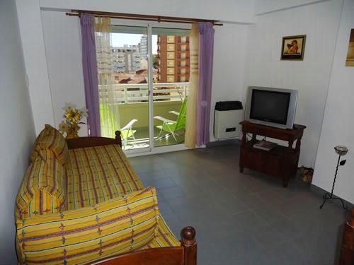 Alquilo Departamento Libra XX 4C en Villa Gesell zona Centro Comercial a 20 Mts de la Playa 
