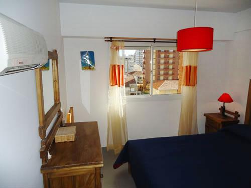 Alquilo Departamento Libra XX 4C en Villa Gesell zona Centro Comercial a 20 Mts de la Playa