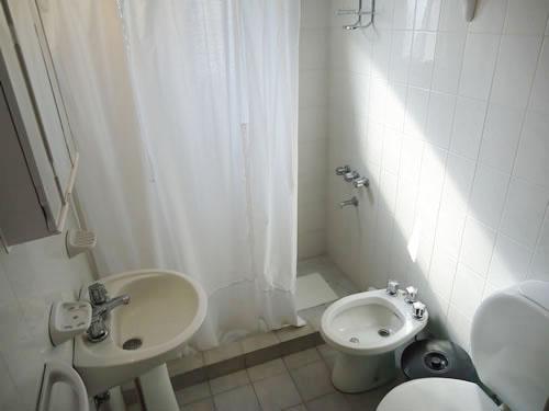 Alquilo Departamento Libra XX 4C en Villa Gesell zona Centro Comercial a 20 Mts de la Playa