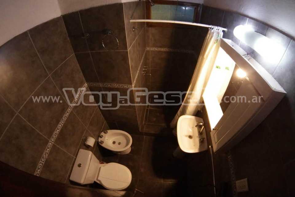 Alquilo Casa Lluna en Villa Gesell zona Centro a 1000 mts de la Playa