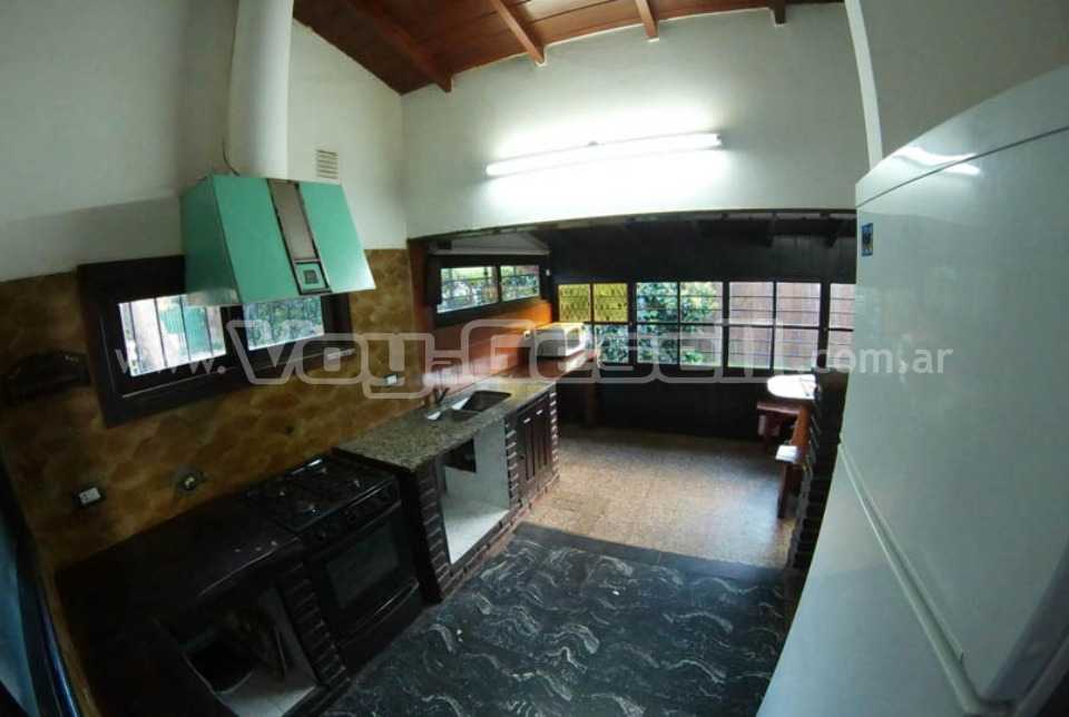 Alquilo Casa Lluna en Villa Gesell zona Centro a 1000 mts de la Playa 