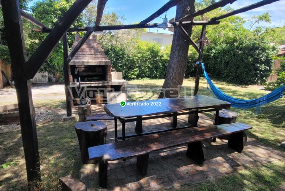 Alquilo Casa Lluna en Villa Gesell zona Centro a 1000 mts de la Playa 