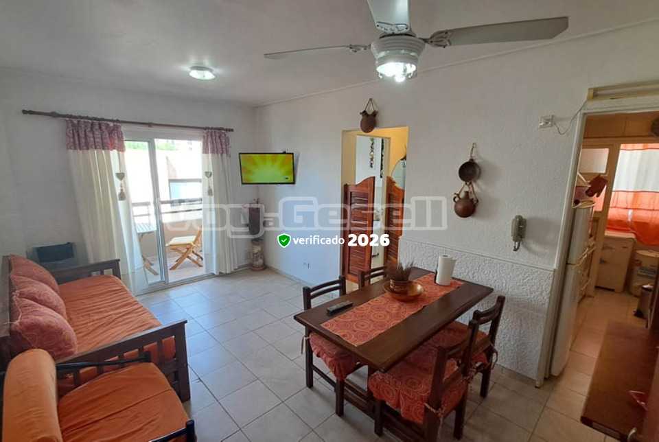 Alquilo Departamento LOBA IV 4C en Villa Gesell zona Centro Comercial a 190 mts de la Playa 