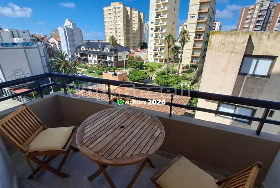 Alquilo Departamento LOBA IV 4C en Villa Gesell zona Centro Comercial a 190 mts de la Playa