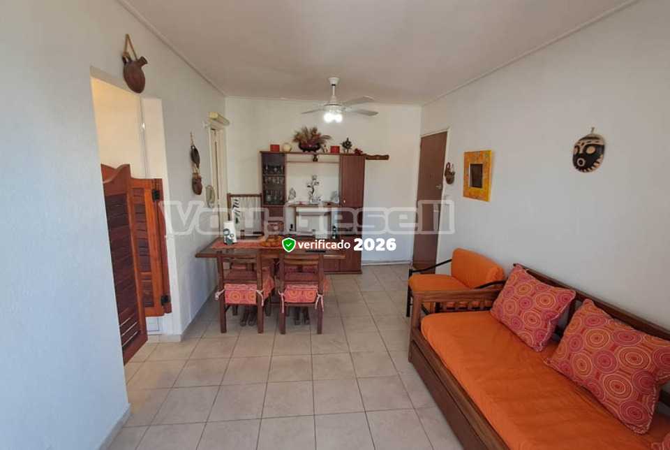 Alquilo Departamento LOBA IV 4C en Villa Gesell zona Centro Comercial a 190 mts de la Playa