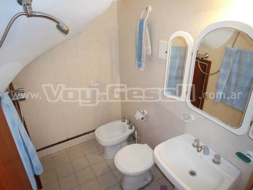 Alquilo Departamento Lomita Verde 6to en Villa Gesell zona Centro Comercial a 100 Mts de la Playa 