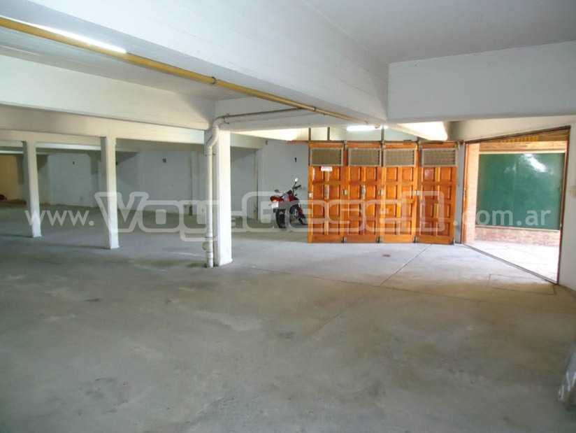 Alquilo Departamento Lomita Verde 6to en Villa Gesell zona Centro Comercial a 100 Mts de la Playa 