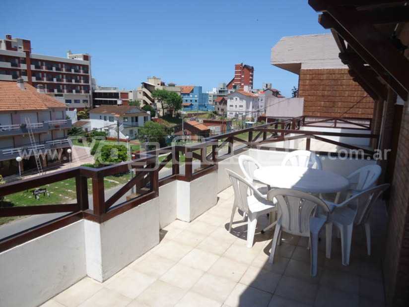 Alquilo Departamento Lomita Verde 6to en Villa Gesell zona Centro Comercial a 100 Mts de la Playa