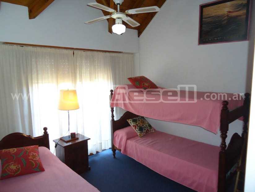 Alquilo Departamento Lomita Verde 6to en Villa Gesell zona Centro Comercial a 100 Mts de la Playa