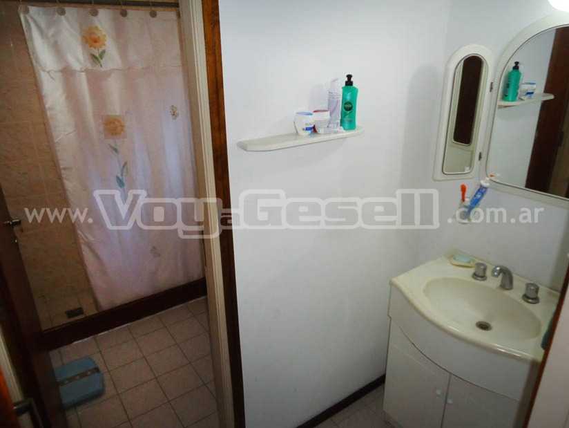 Alquilo Departamento Lomita Verde 6to en Villa Gesell zona Centro Comercial a 100 Mts de la Playa