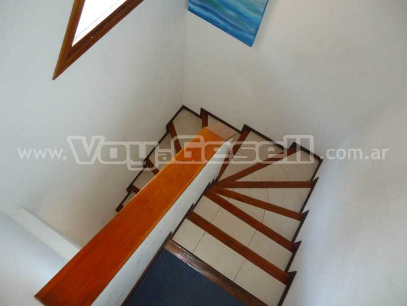 Alquilo Departamento Lomita Verde 6to en Villa Gesell zona Centro Comercial a 100 Mts de la Playa