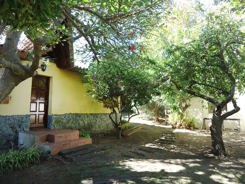 Alquilo Casa Los Abetos en Villa Gesell zona Centro Comercial a 650 Mts de la Playa 