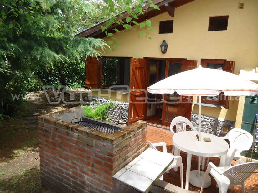 Los Abetos: Casa en Villa Gesell zona Centro Comercial