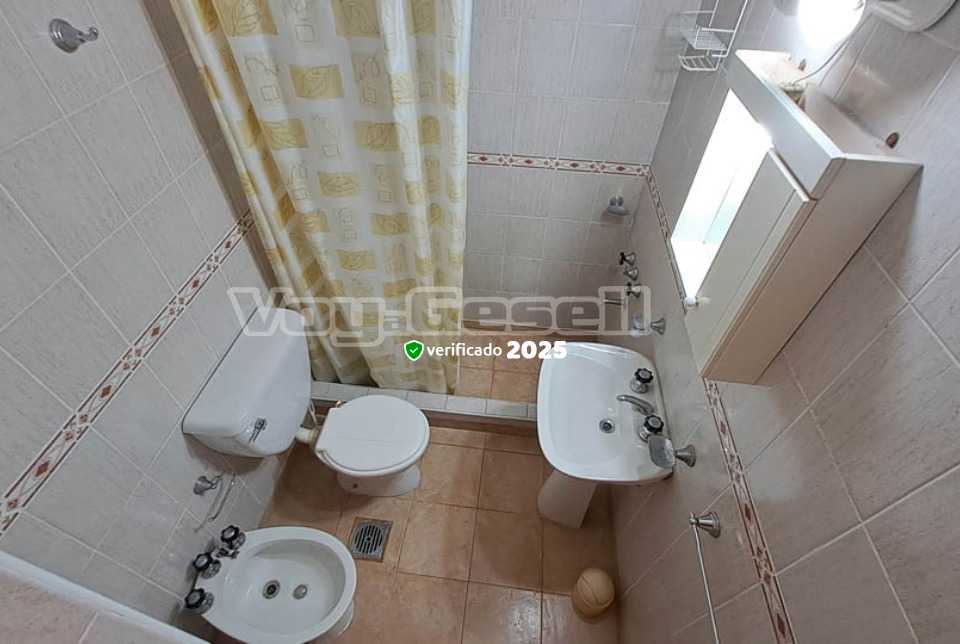 Alquilo Departamento Los Caciques 2do en Villa Gesell zona Sur a 190 Mts de la Playa 