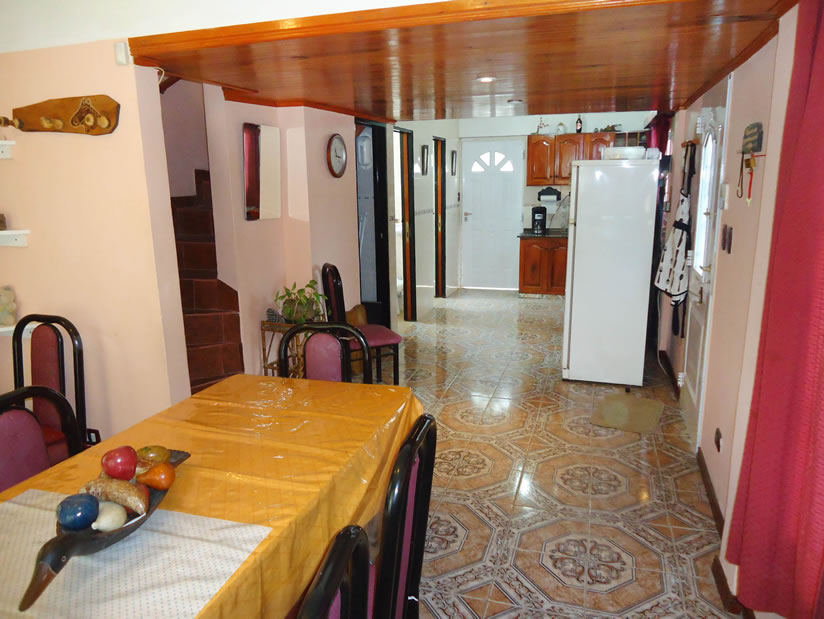 Alquilo Casa Los Naranjos en Villa Gesell zona Centro a 900 Mts de la Playa 