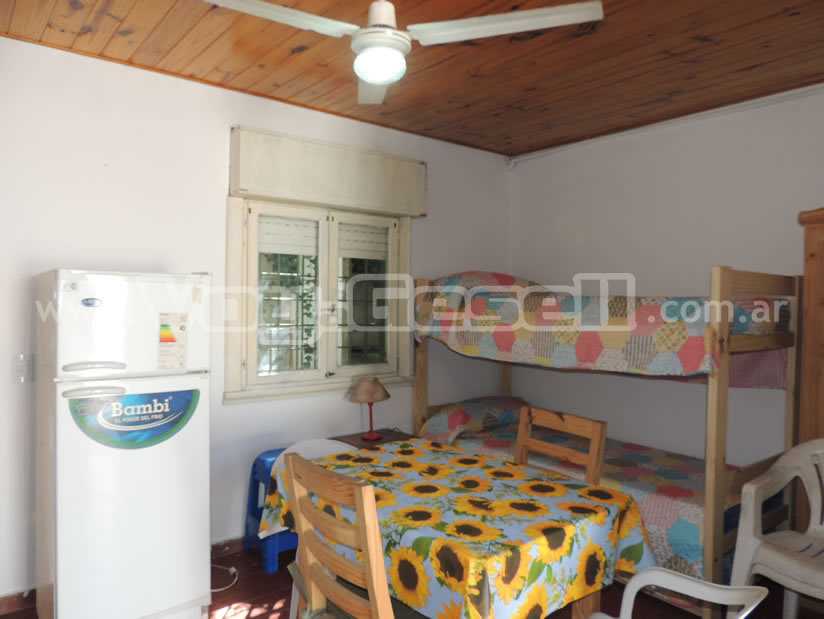 Alquilo Departamento Los Nuevos 4 en Villa Gesell zona Centro a 800 mts de la Playa 